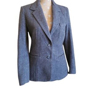 Elegant Women's Gray Blazer